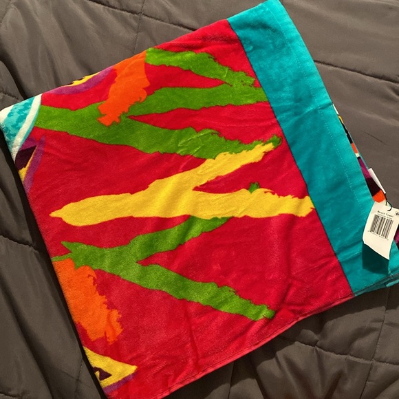 Vera Bradley Tropical Beach Towel - Picture 3 of 5